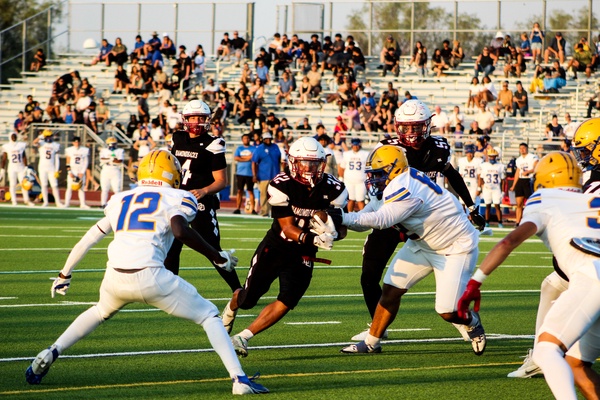 Desert Oasis Diamond Backs Come Back Down to Earth in Loss to Sierra Vista